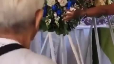 NO ESTABA FRITO, ANDABA DE PARANDA LA TIA