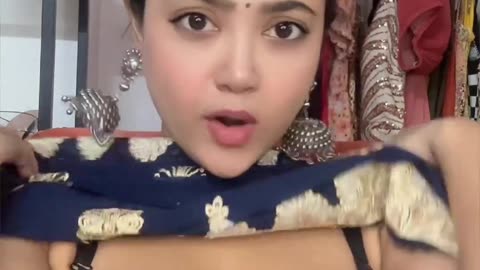 Mera Jhumka Gira Re Bareli Ke Bazaar Mein ❤️ ‎Call Me Sherni In Unique Outfit Combination 💝