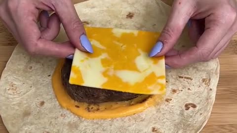 The Burger Crunch Wrap that’s Breaking The Internet! 🤯😍