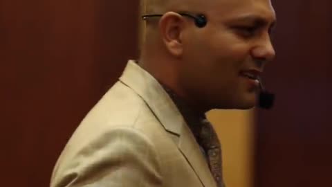 Bada business risk se Ishq