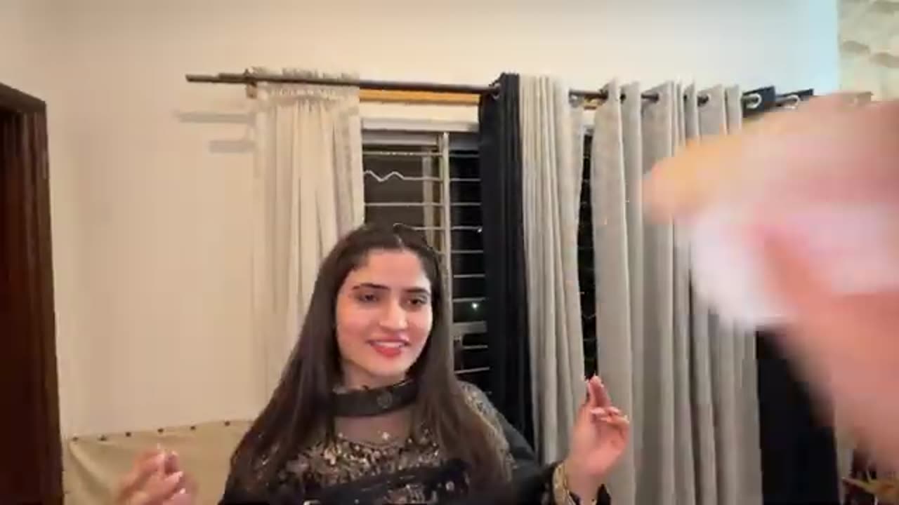 Susral walon Ky Samny Wife Ko Roast Kar Diya 😱😂 /Aroob Se Dosti Ho Gai 😍