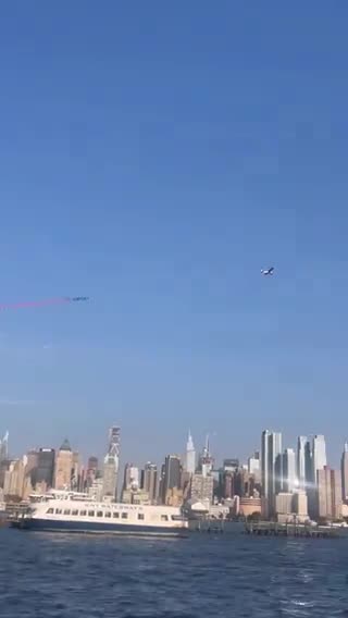 HAPPENING NOW: Plane flies overheard of New York City with a special message...