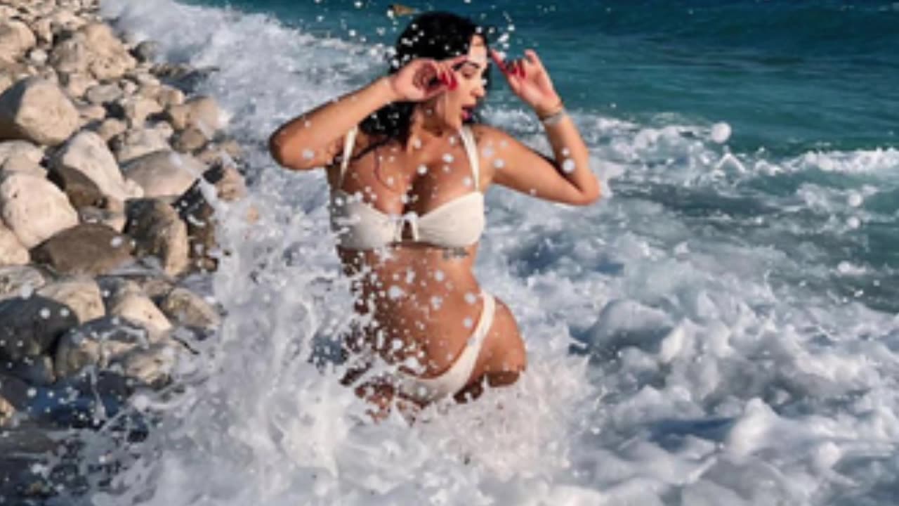 Moderatorja "i vë flakën rrjetit", poston disa foto nga pushimet