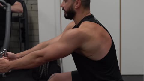 How to Target Lats on seated Row 💪