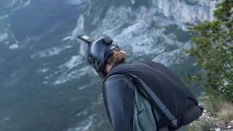 A girl jumped from the mountain without a parachute