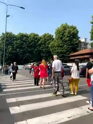 Socialist Italy: Citizens Stand in Endless Lines For Food