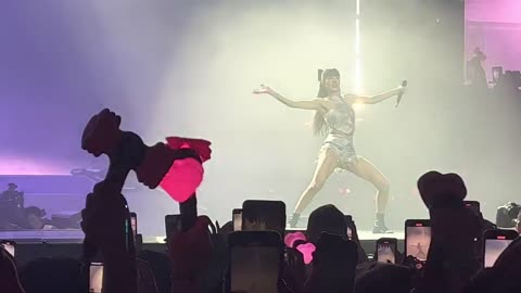 LISA_Performing_Lisa_Money stage