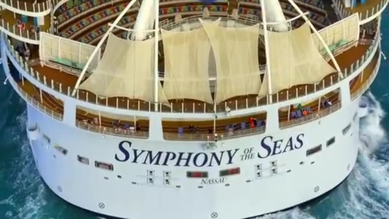 Sailing in Splendor: Luxury Cruise Ship Tours