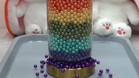 Oddly Satisfying video Colored Beads and Balls #beads #oddlysatisfying #dominogirl