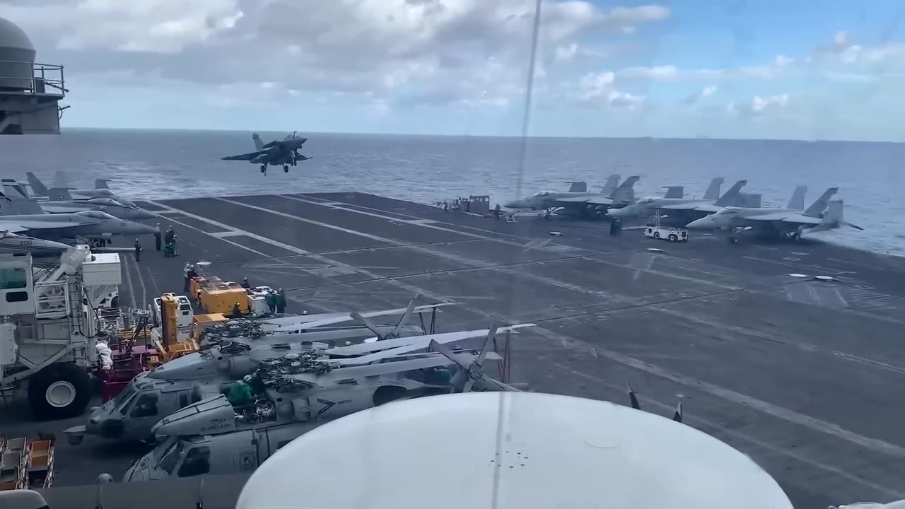 French Rafale warrior jets work with USS George H.W. Bush