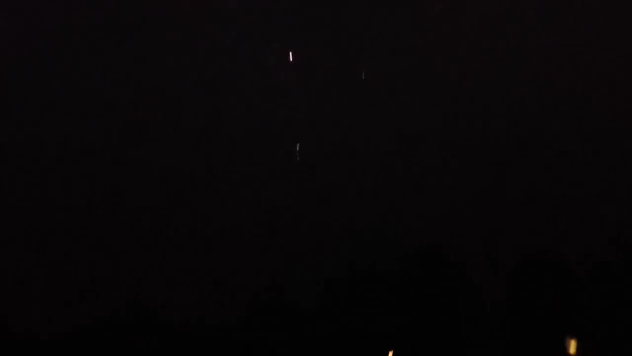 Multiple UAP/UFO lights, some observed in a triangular formation, spotted Bokoshe, Oklahoma