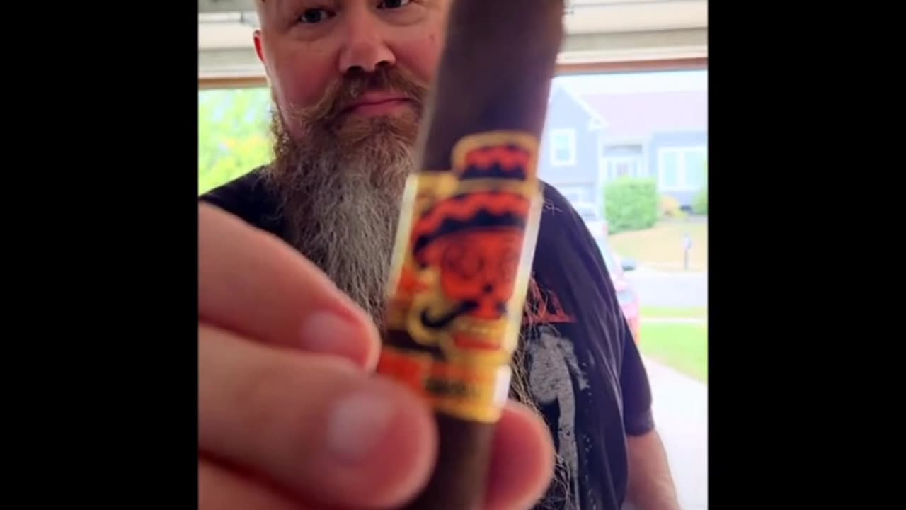 Cut and Light a Rojas Street Taco Cigar