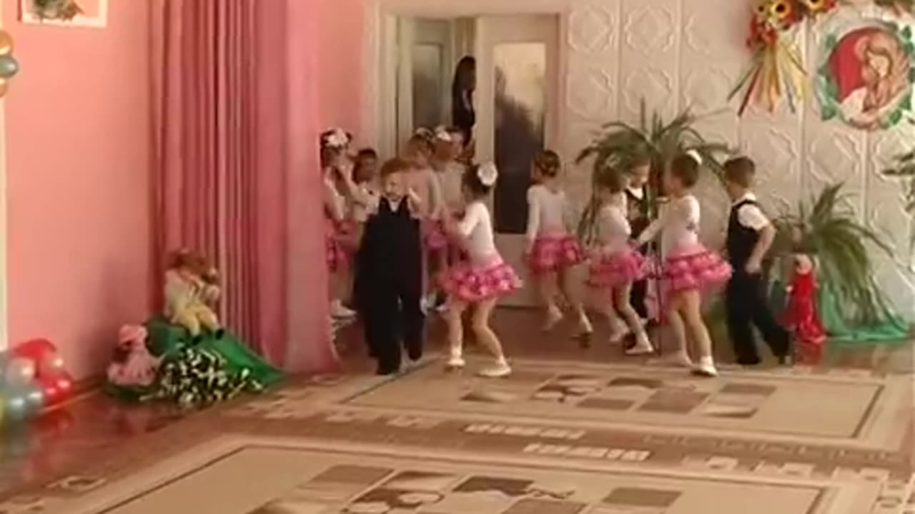 Funny kids dances