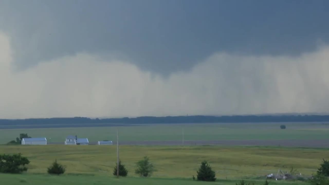 RAW Storm Chase footage - Abilene/Chapman Kansas Tornado May 25, 2016.