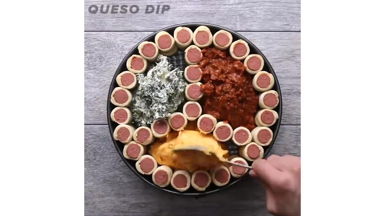 PIGS IN A BLANKET PART DIP RING