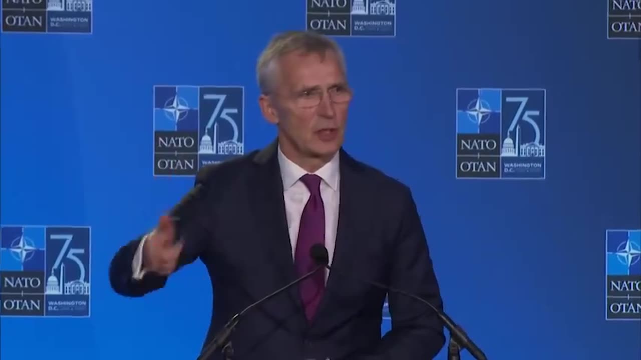 NATO's Stoltenberg: Ukraine Has Right to Strike Russian Targets, Escalating Tensions Further