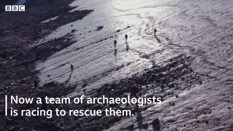 Melting glaciers reveal hidden Viking artefacts - BBC News