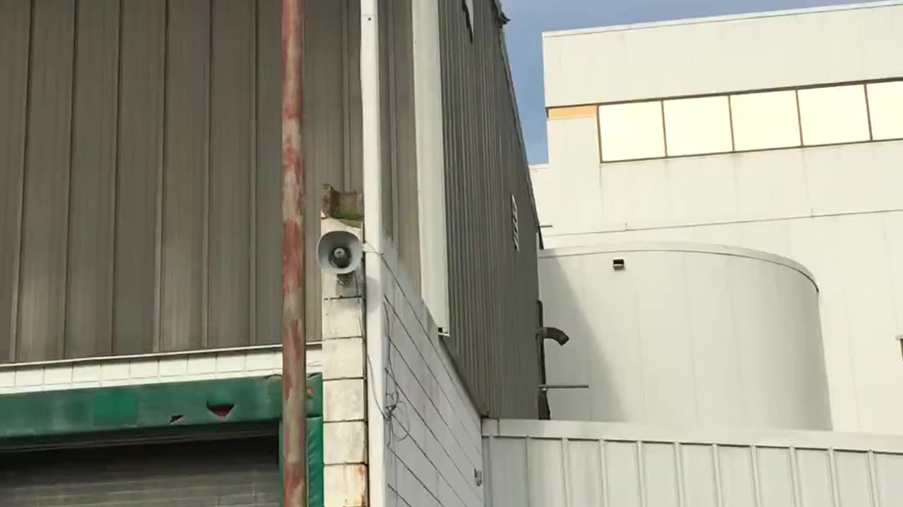 Come out with your hands up