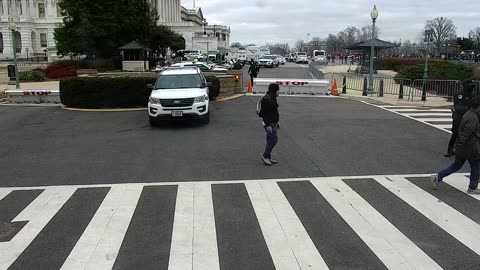 0687USCG00K25SouthBarricadePlaza_2021-01-06_13h20min01s310ms.mp4