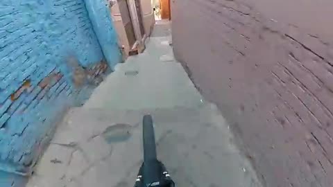 Narrow Alley Ways, Full SPEED!