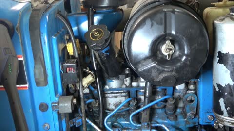 Ford 1720 Tractor Air Filter Change