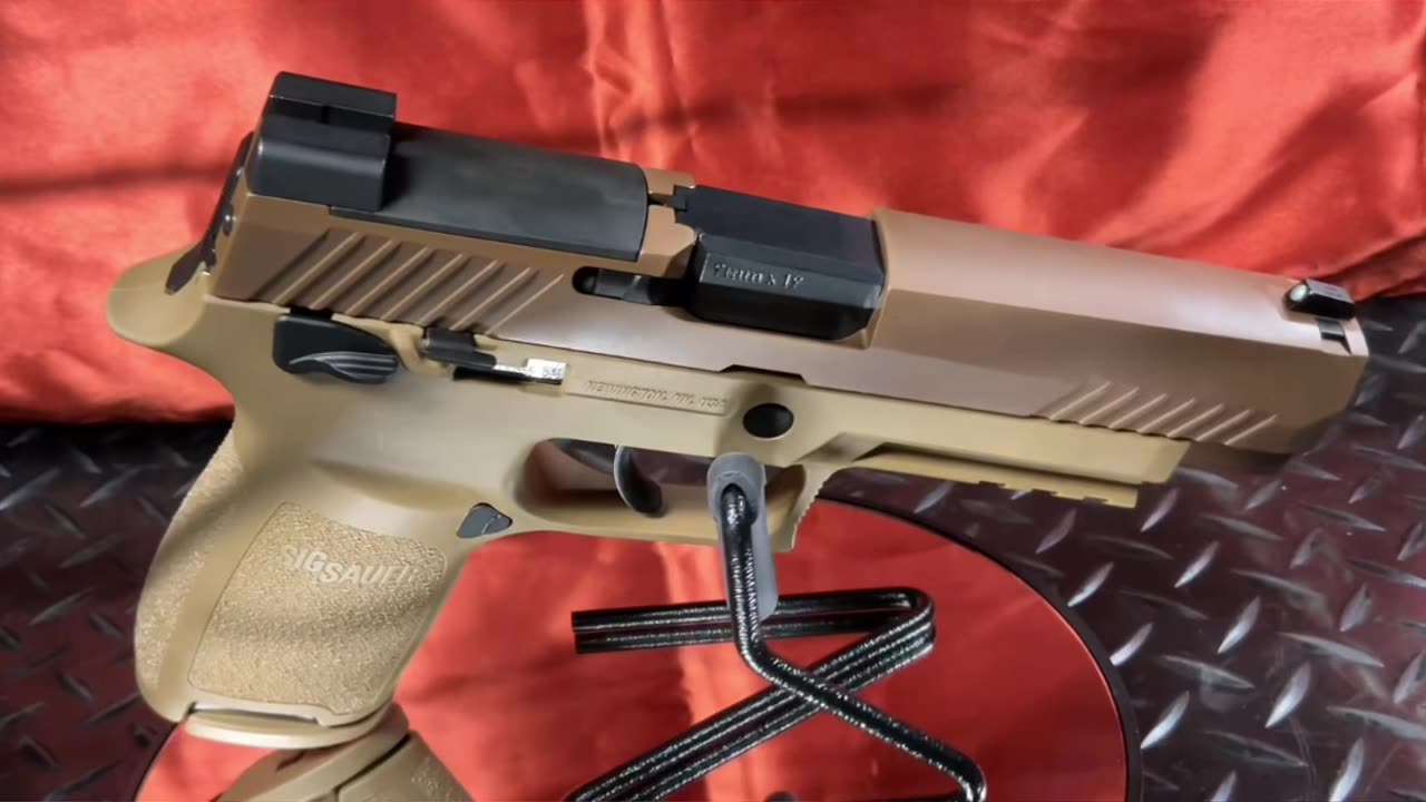 Sig Sauer ‘M17’ 4.7” barrel 9mm, 21 rd capacity