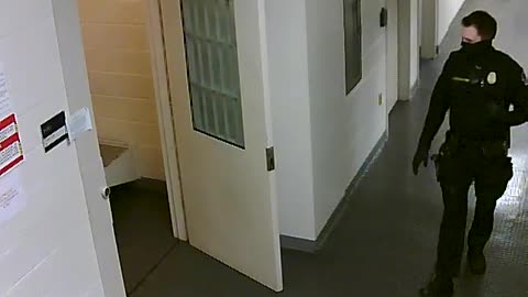 1665HQOB02PrisonerProcessingCell_2021-01-06_17h20min01s687ms.mp4
