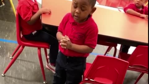 Adorable 3-Year-Old Leads Heartfelt Lunch Prayer
