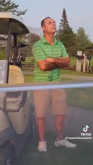 Trouble on the golf course!