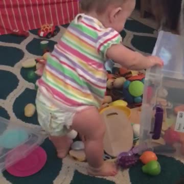 Baby girl gets excited and dances to Bruno Mars!