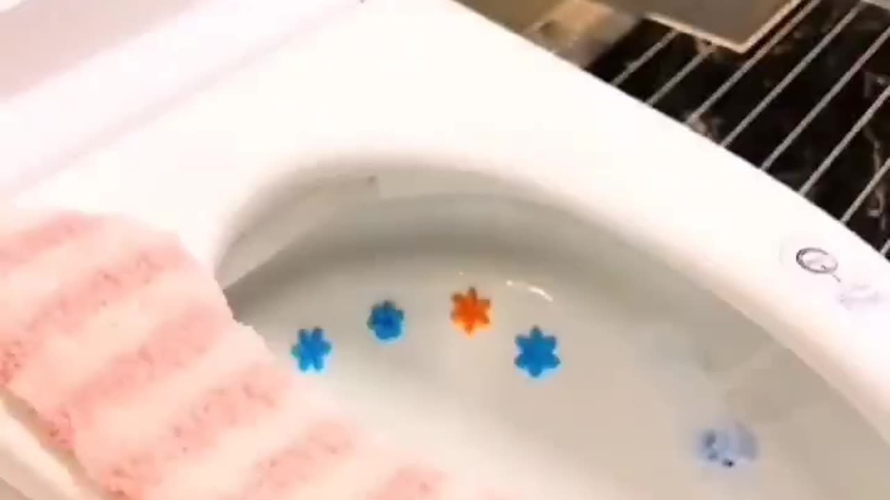 How to clean bathrooms