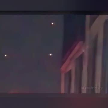 UFOs in Triangular Formation Over Brooklyn, Usa