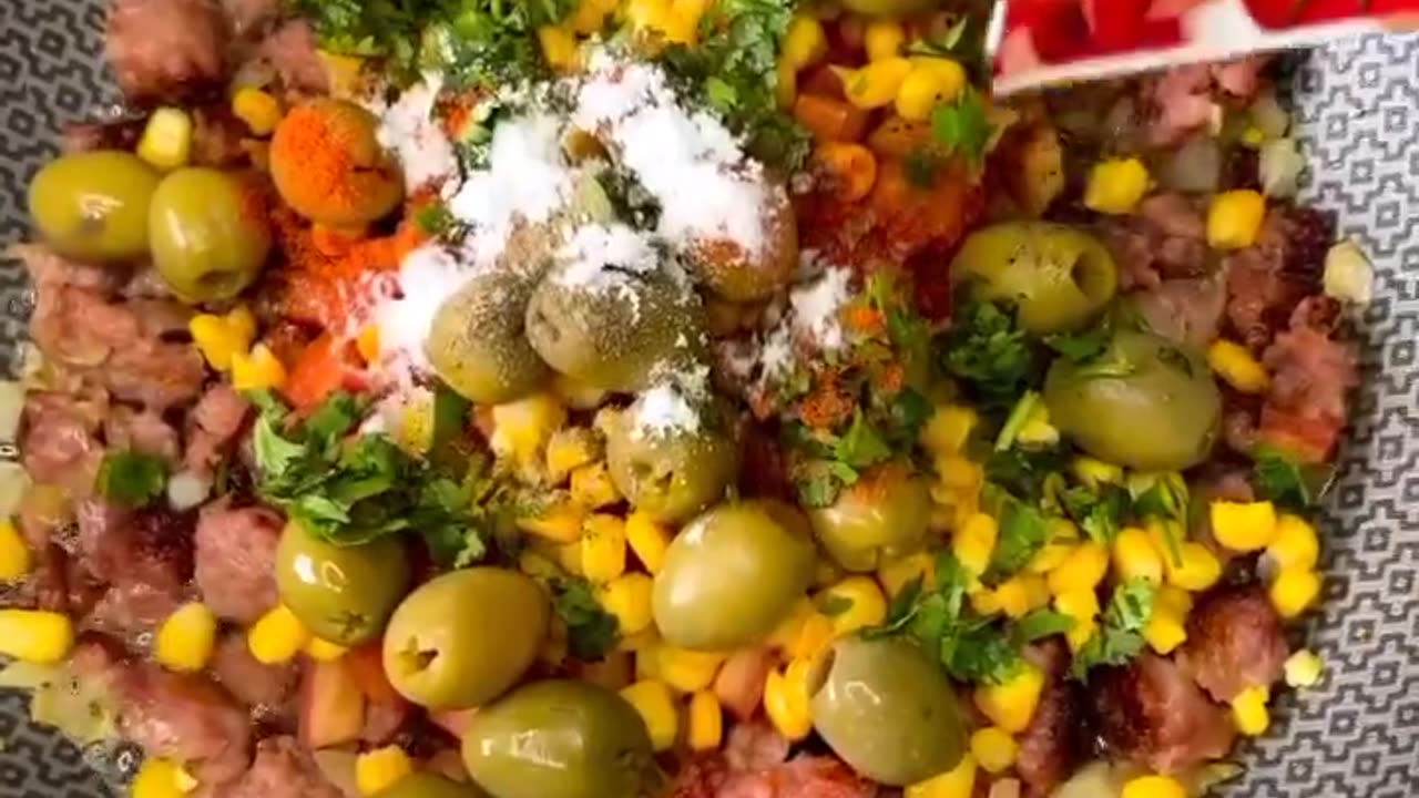 54-Macarrão com linguiça toscana bem ao molho