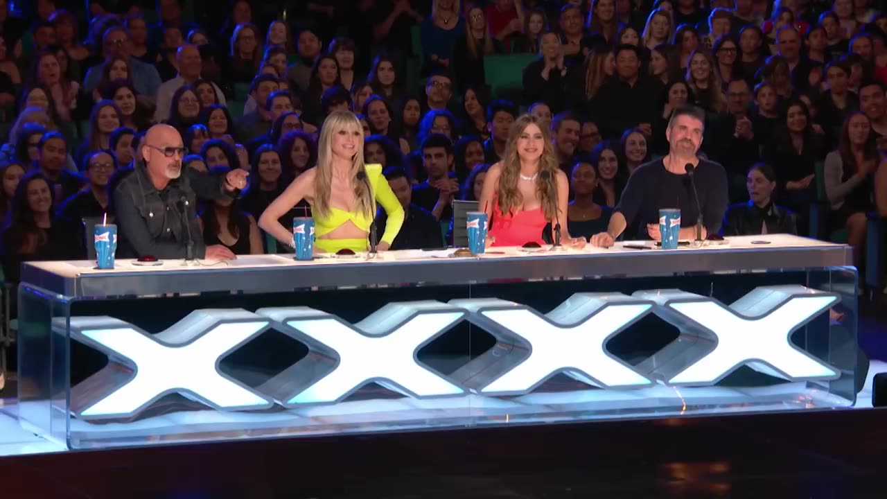 Golden Buzzer: Putri Ariani receives the GOLDEN BUZZER from Simon Cowell | Auditions | AGT 2023