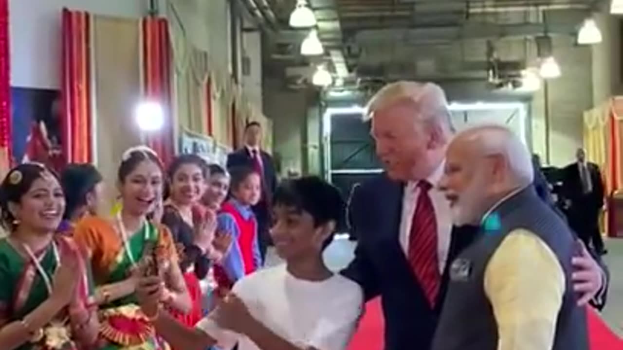 PM Modi & President Trump interacted with a group of youngsters at during #HowdyModi event
