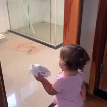 The baby with her own bathroom and I share one with 10 people here at home😂