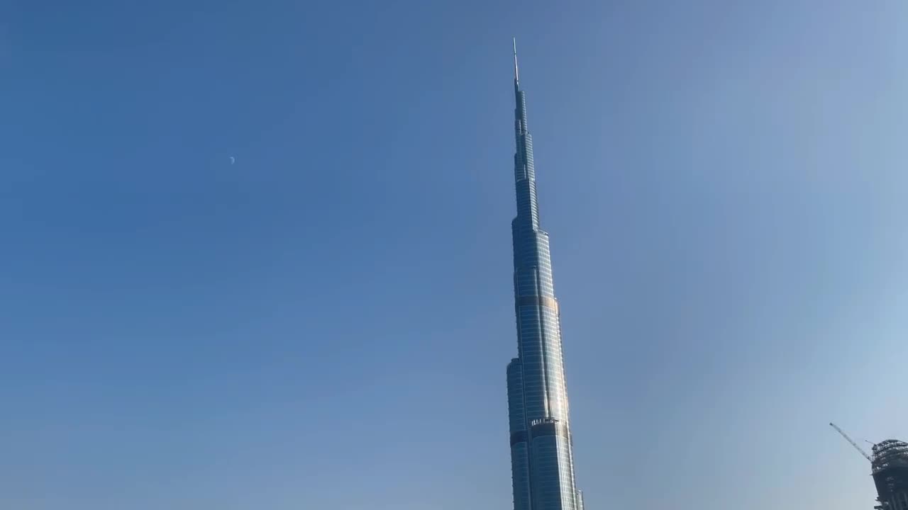 SKY GLASS SLIDE DUBAI.