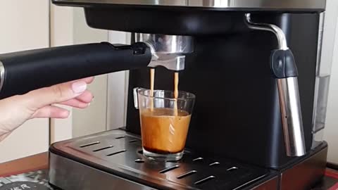 Sweet accident during making coffee (Enjoy the slow motion)