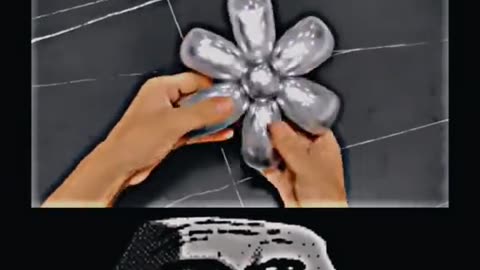 Make a flower with balloon