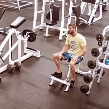 Man drops gym weight on cell phone, watch to the end!