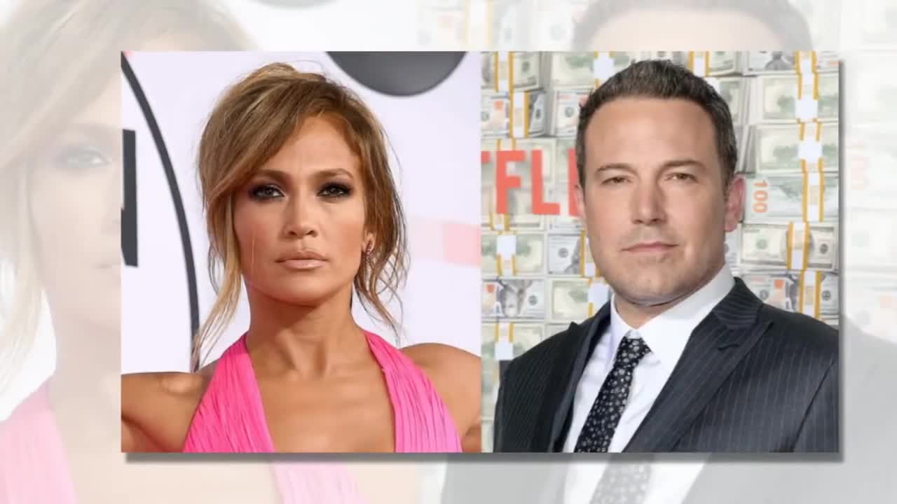 Ben Affleck Caught on Camera!! Starring at Jennifer Lopez with Love or Angrily! Its Confusing