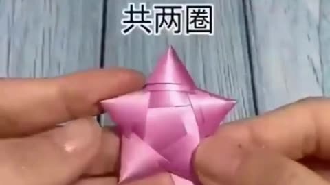 How to Make a Star From Plastic Ribbon