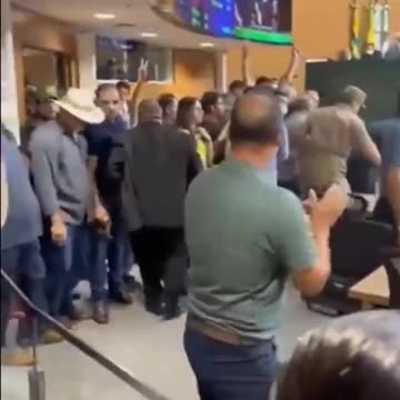 Brazilian farmers invade the Legislative