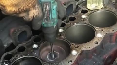 Engine cylinder grinding