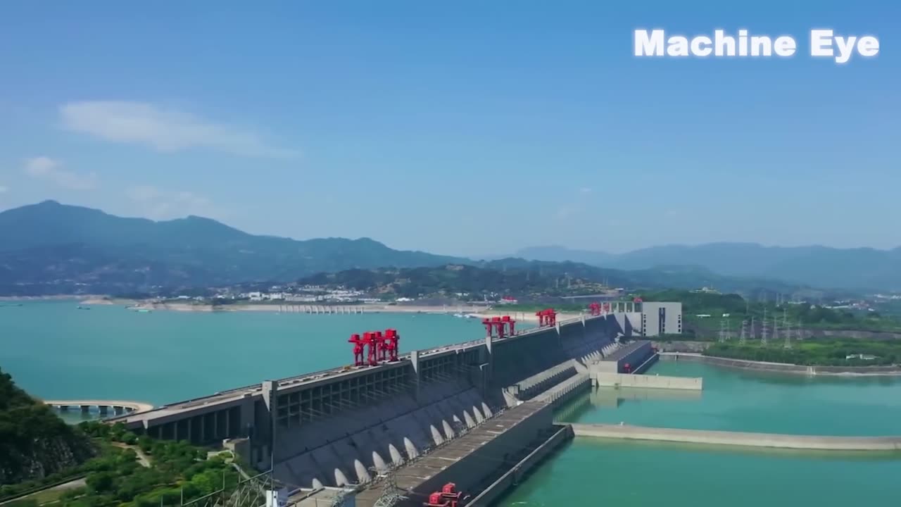 Shock! China's Three Gorges Dam Breaking Apart