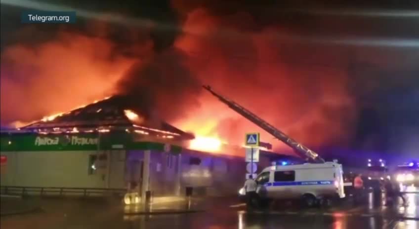 Cafe "Polygon" caught fire at night in Kostroma, where there were more than 250 people inside