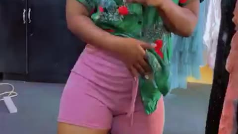 Ugandan babe dancing