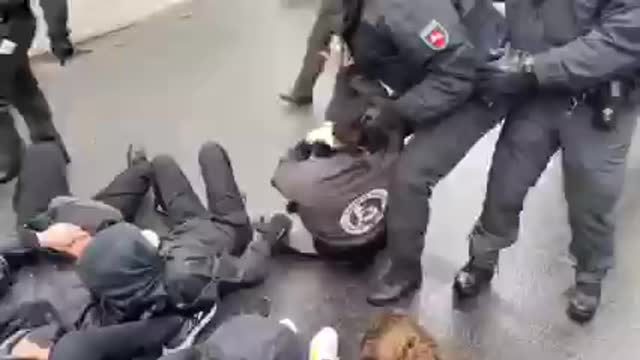 Antifa Tried to Stop a Conservative March against government mandates in Germany