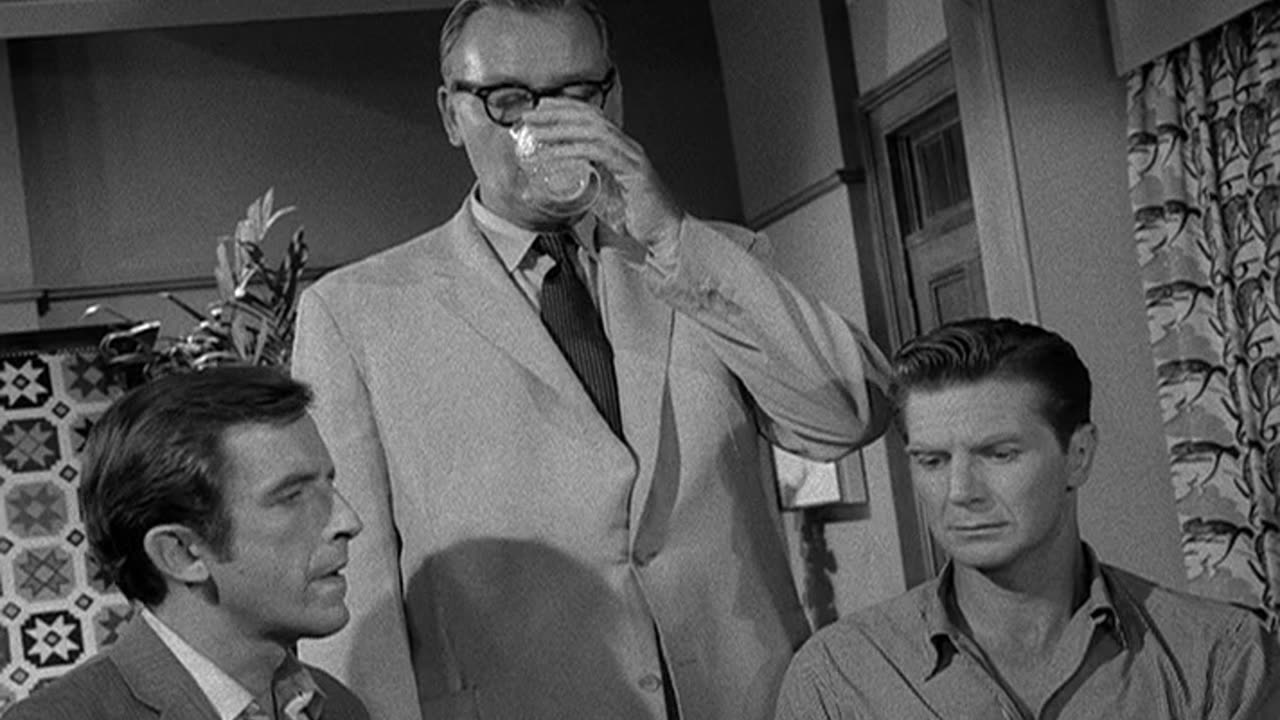 The Twilight Zone S01E14 Third From The Sun