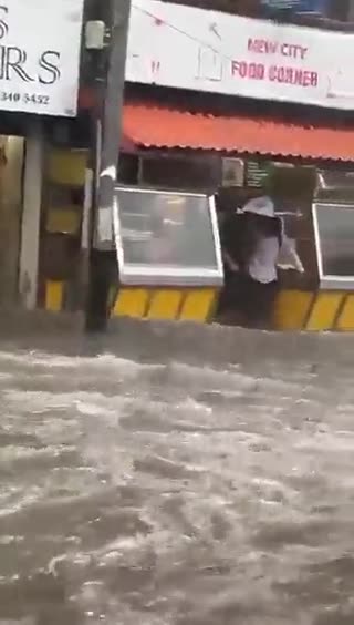Torrential downpour, numerous regions in Colombo, Sri Lanka succumbed to flooding